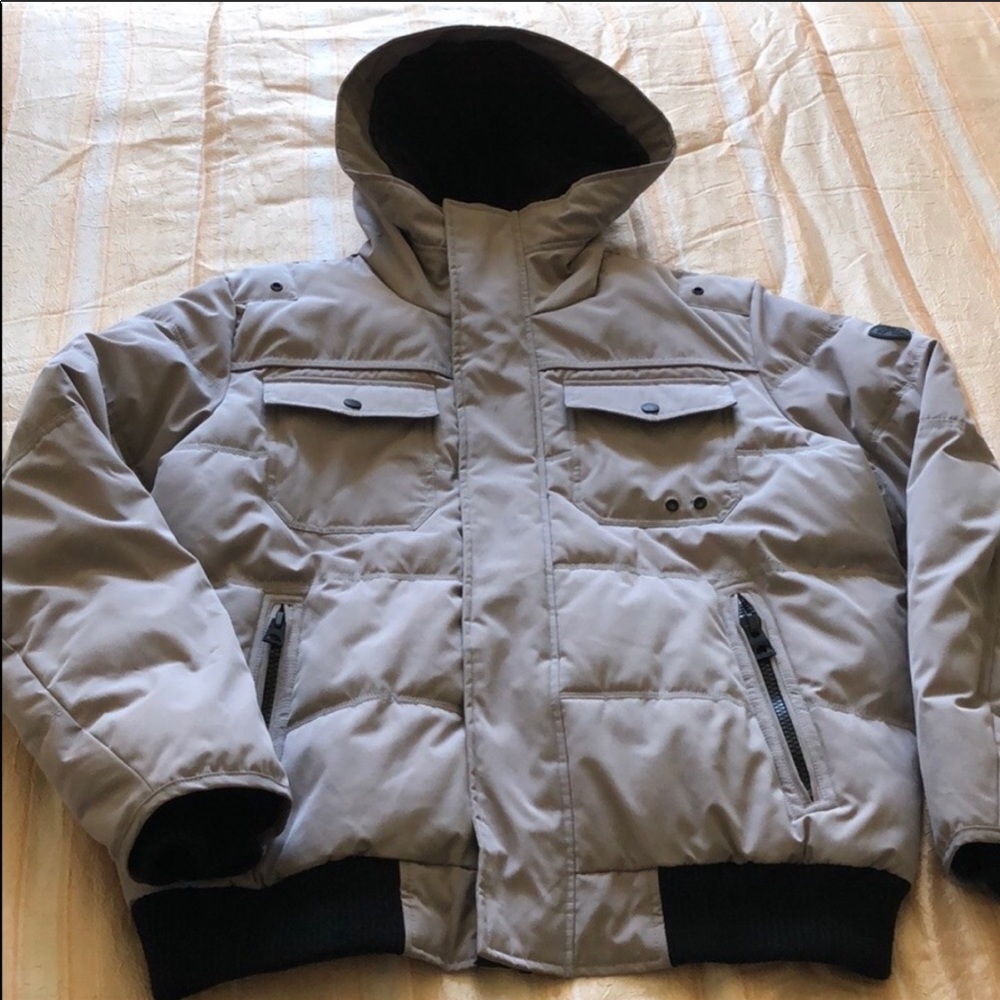 Guess men’s puffer coat
